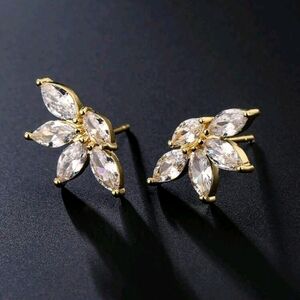Leaf zirconia stud earrings; nwot